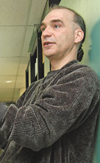 La tortue peinte se reconnait &agrave; ses lignes rouges sur les pattes et jaunes sur le cou.